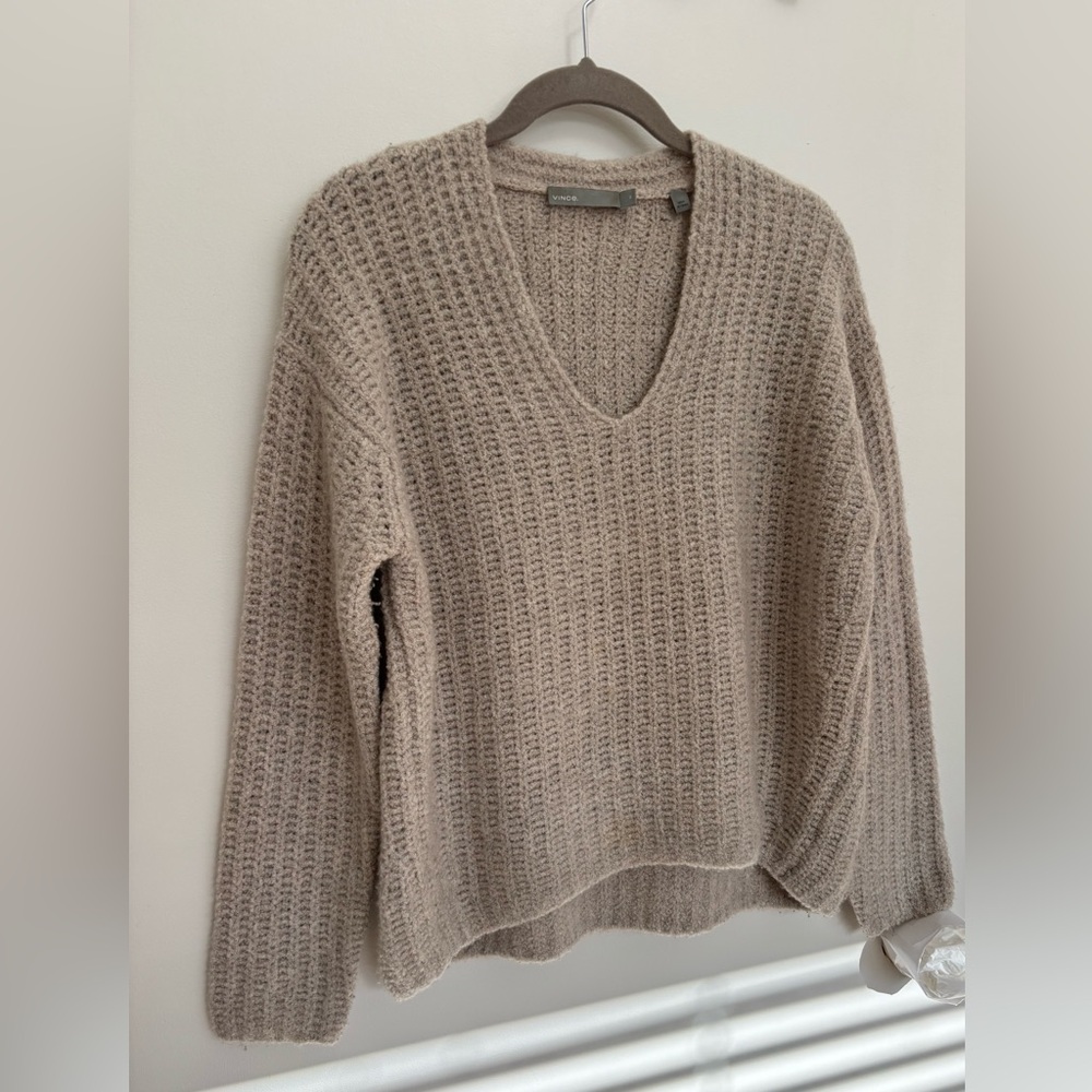 VINCE Cashmere V-Neck Sweater, Size XS, Excellent Condition